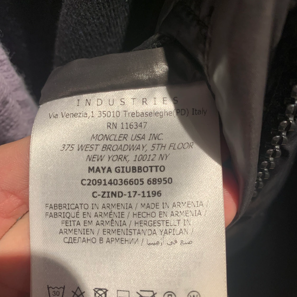 Moncler Maya Svart Size 1  - 90