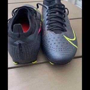 Nike fotbollskor  - Helt nya Nike fotbollskor köpte för 1599
