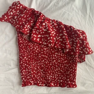 Röd topp - Fin röd topp. Aldrig använd! 😊💕