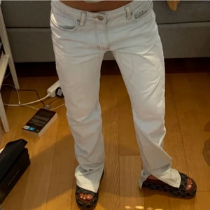 Jeans - Säljer dessa superfina och populära zara jeansen i storlek S, knappt använda❤️