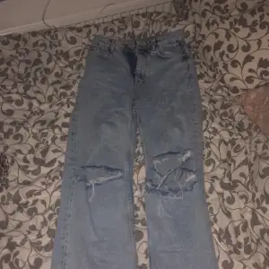 Använt upp till 3 gånger jätte fina jeans sitter som de ska 