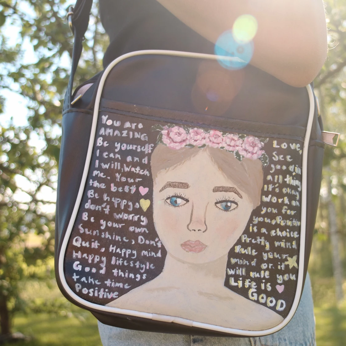 Svart läderväska med tryck  - 91