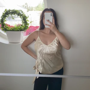 Guld linne - En liten knytning vid sidan, knappt använt 