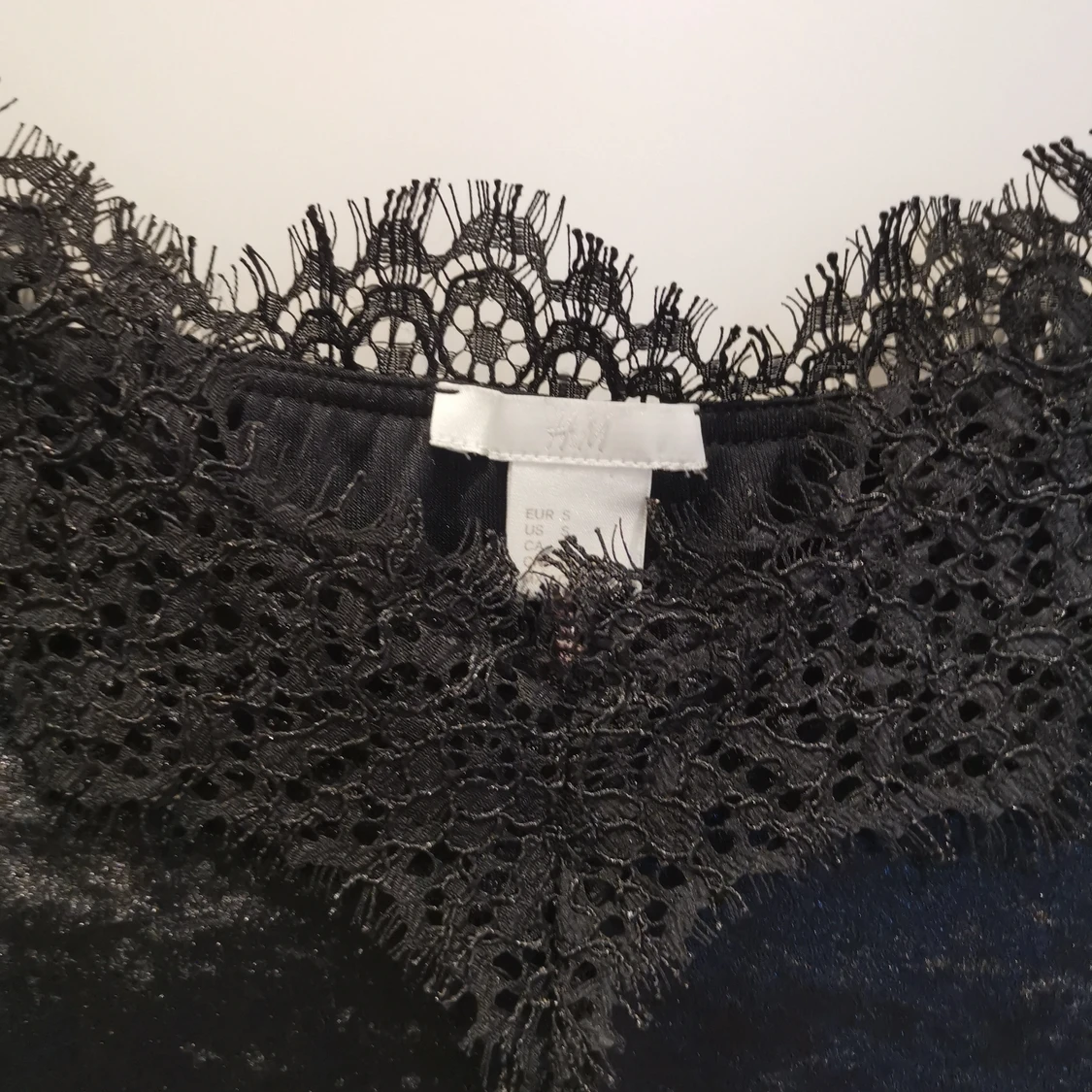 Svart linne i sammet  - 90