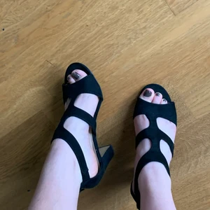 svarta klackar - dinsko svarta klackar. stl 38