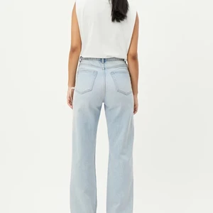 Weekday rowe jeans - Säljer pga att jag inte passar i dom längre, dom är i bra skick. Nypris 400kr och säljer för 250kr, frakt ingår där