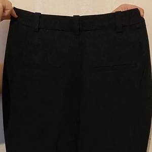 H&M byxor  - Har storlek 34 och de passar inte mig för de är för stora. Därför har jag aldrig använt dom! 