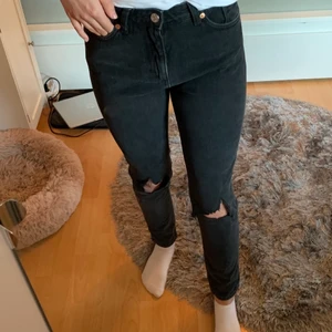 Jeans - Jeans köpta från Monki, använda Max 3 gånger, pris + frakt🌷