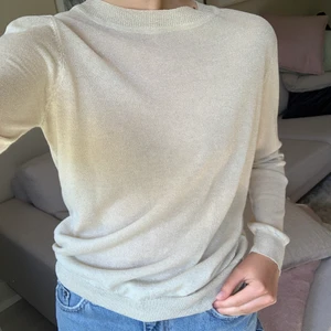 Glittrig topp - Super fin glittrig långärmad topp från Loavies. Storlek small✨✨