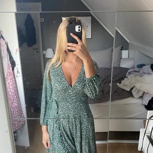 Klänning - Fin klänning stretshig passar xs o s