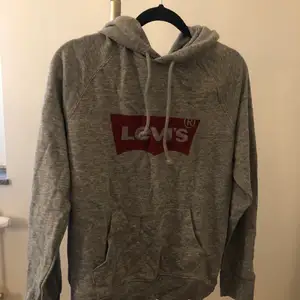 En hoodie från Levis , nyskick. 