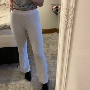 Mysbyxor Gina Tricot - Mycket stretch, väldigt ljuslila 