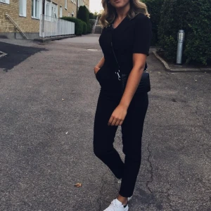 Byxdress  - Jättefin svart byxdress från NAKD💕. Storlek 34. 60kr+frakt😊