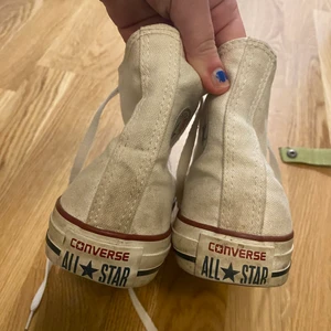 Converse  - Ett par Converse som länge inte används. Skicket är ok, men som sagt använda.