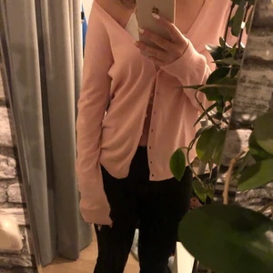 rosa kofta - kofta köpt på second hand