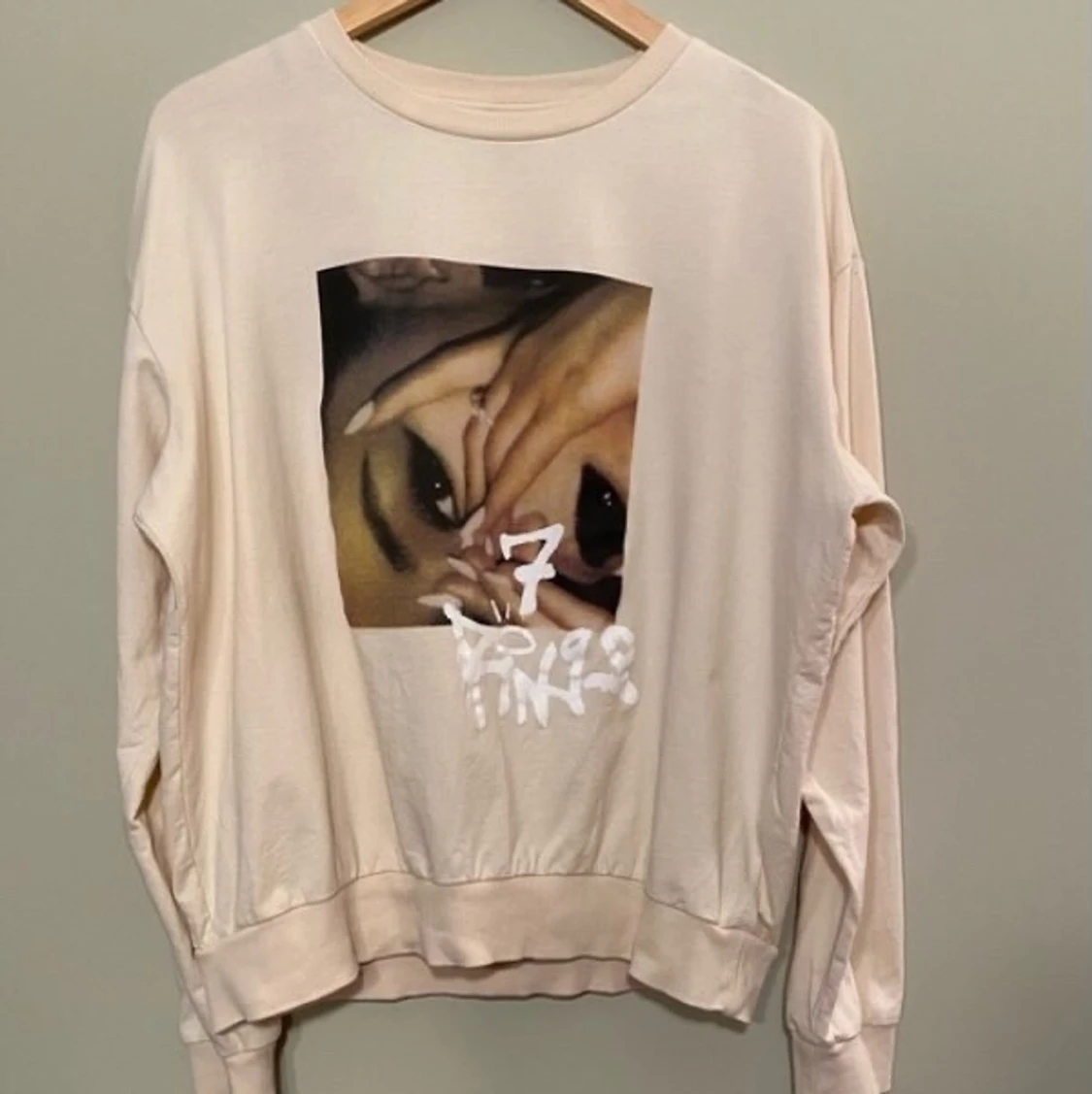 Ariana grande 7 rings