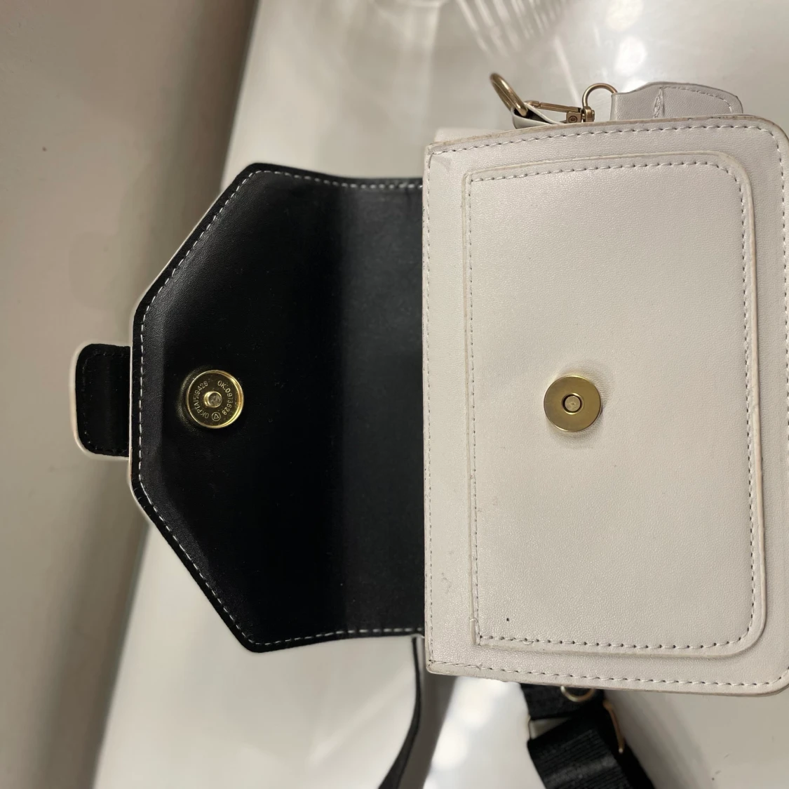 Vit axelväska  - 90