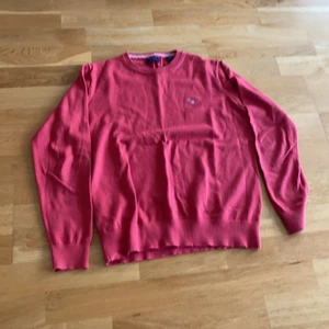Gant tröja  - En röd Gant tröja 