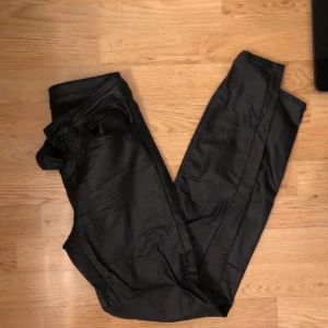 Skinnbyxor  - Skinnbyxor i strl xs, passar även s