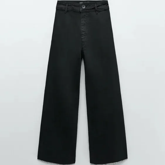 Skitsnygga svarta vintage straight jeans 🌟 . Jeans & Byxor.
