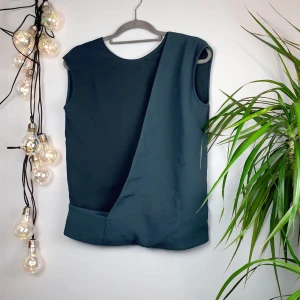 Filippa K Blus - Filippa K blus I storlek S, helt ny skick 