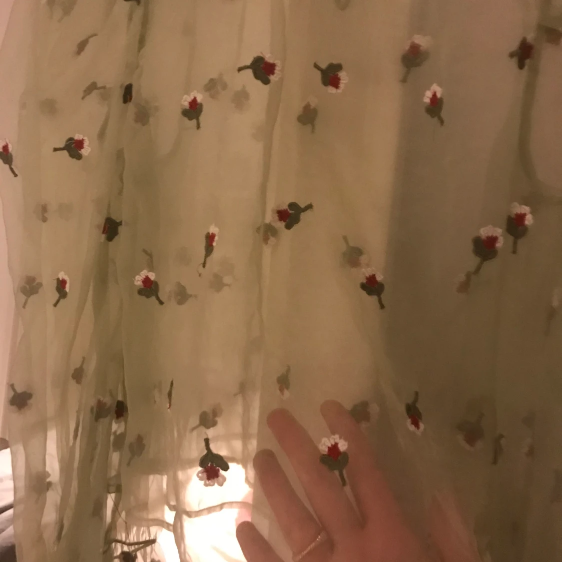 Genomskinlig grön blus - 90