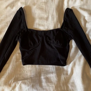 Collusion topp  - Supersnygg topp som aldrig är använd då den inte passar mig i bysten, storlek 36 men passar nog 34 väldigt bra!!💖