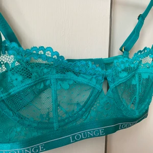 Lounge  - Jag säljer min helt nya lounge bh pga att de var för liten för mig ☹️  Buda eller byte mot större storlek går också bra💞