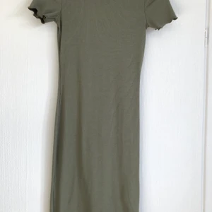 Grön klänning - Söt grön klänning, perfekt att bara slänga på sig på sommarn