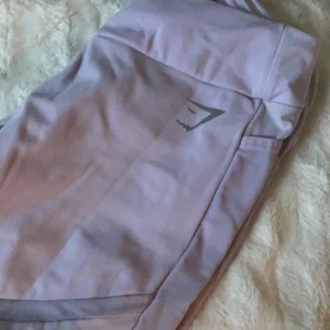 Gymshark tights  - Säljer dessa snygga pastelltights då de är en aning för små för mig. I superfint skick! 