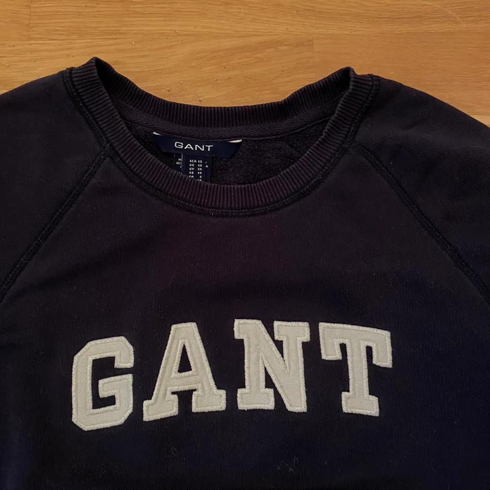 Lite vintageaktig tröja från Gant, superfin!! Använd några få gånger bara🥰. Tröjor & Koftor.