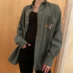 Walt Disney Donaldson Vintage shirt - Vintage Donaldson Micky Mouse button up shirt for men, I used it as an Oversize, amazing soft material, used only twice. 