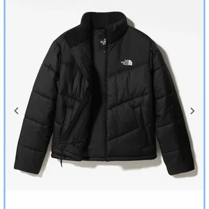 North Face saikuru jacket - Storlek M, väldigt varm, skön och stilren som passar till allting. Köpte den i slutet av november och säljer pga för liten. Använd till och från i december och 3-4 gånger nu i januari. Inga fläckar och ser ut som ny. Nypris 2499kr (Priset kan diskuteras vid snabb affär)
