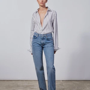 Jeans - Snygga jeans från Zara, nästan oanvända. Frakten ingår inte i priset🤍