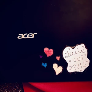 Klistermärken  - Hej! Jag vill börja sälja hemmagjorda klistermärken så det skulle vara jättekul om du vill skicka till mig tex en speciell text eller symboler osv! 🥰 kostar 5kr st, 