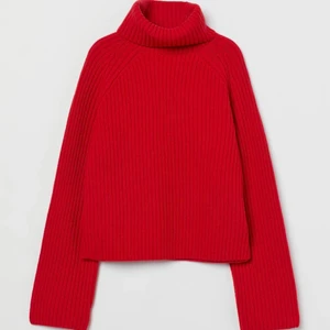 Röd stickad tröja - Säljer denna stickade tröjan som endast är använd 2 gånger! Nypris 300 kr, säljer för 150+frakt!