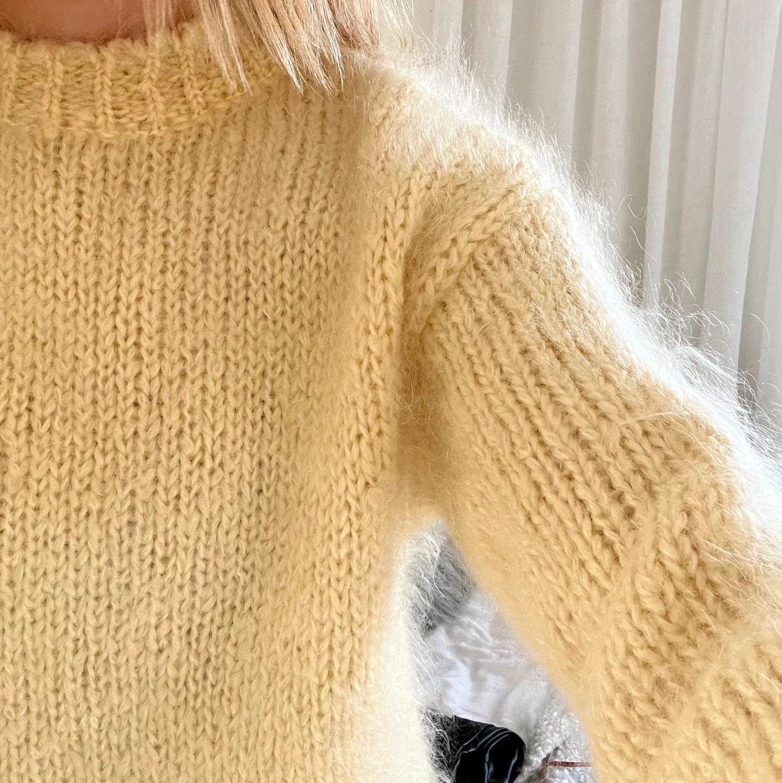 Ljusgul tröja i mohair💛 - 90