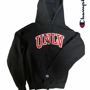 VINTAGE CHAMPION HOODIE - Champion vintage hoodie, Storlek small. 300kr + frakt!! 📦