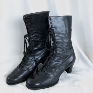 Skor  - Fina vintageskor med snörning och klack✨