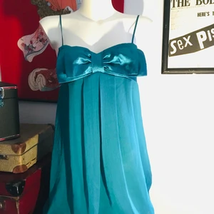 Babydoll grön retro - Luftig och söt liten retroklänning som kan bäras på cocktailparty etc. Perfekt passform för en 34-36