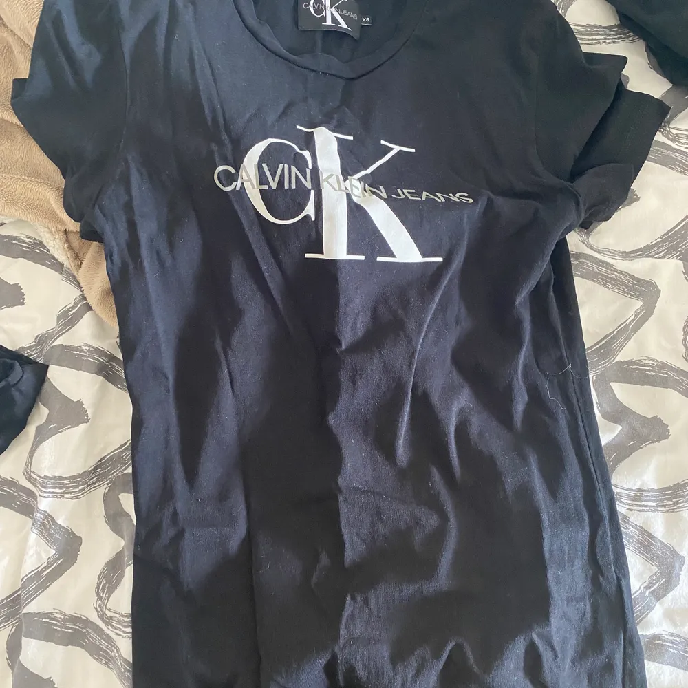 En tröja jag inte använder längre från CK!💘💘. T-shirts.
