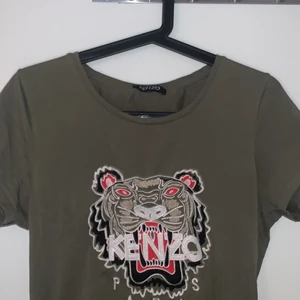 Kenzo tröja - En kenzo tröja som bara ligger i min gaderob som jag aldrig använder🥰 helt fläckfri