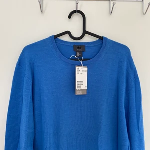 HM oanvänd pullover  - Helt oanvänd pullover från HM. 