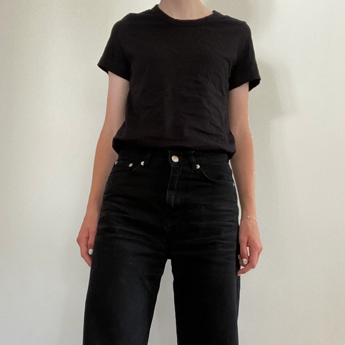 Svart t-shirt från Weekday