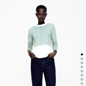 Zara kofta  - Jätte fin och knappt använd turkos kofta från zara! Den är croppad!💕