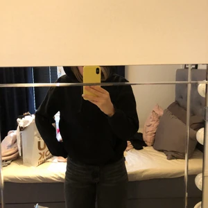 Hoodie - Vanlig svart hoodie 