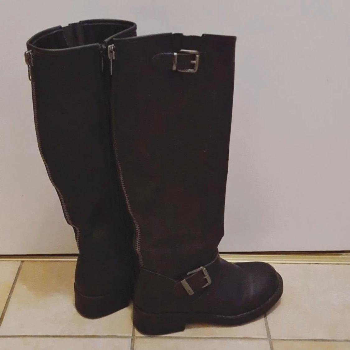 Stövlar sparsamt använda  - 91