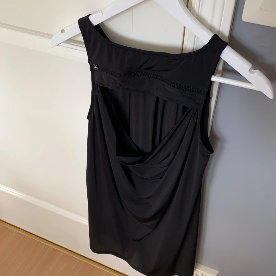 En par träningsbyxor och ett träninglinne - 91