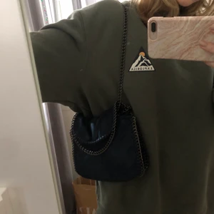 Väska  - Fin Stella liknade väska perfekt nu till sommaren💙