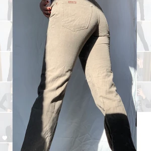 Marlboro classic jeans  - Så jävla najs marlboro jeans i den perfekta färgen!! Jag är 1,70 cm lång! Midjemåttet är 80cm! 💗💗🤤🤤🤤